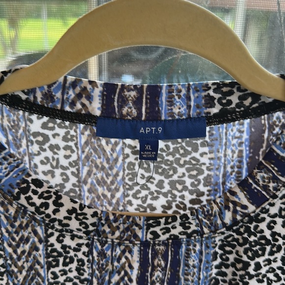 Apt 9 Floral Sleeveless Blouse - Picture 2 of 7